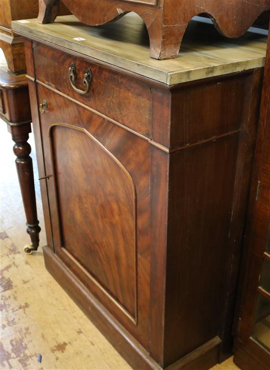 Mahogany cabinet with a faux marble top(-)